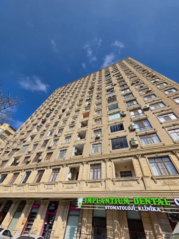 Satılır 3 otaqlı mənzil 125 m²