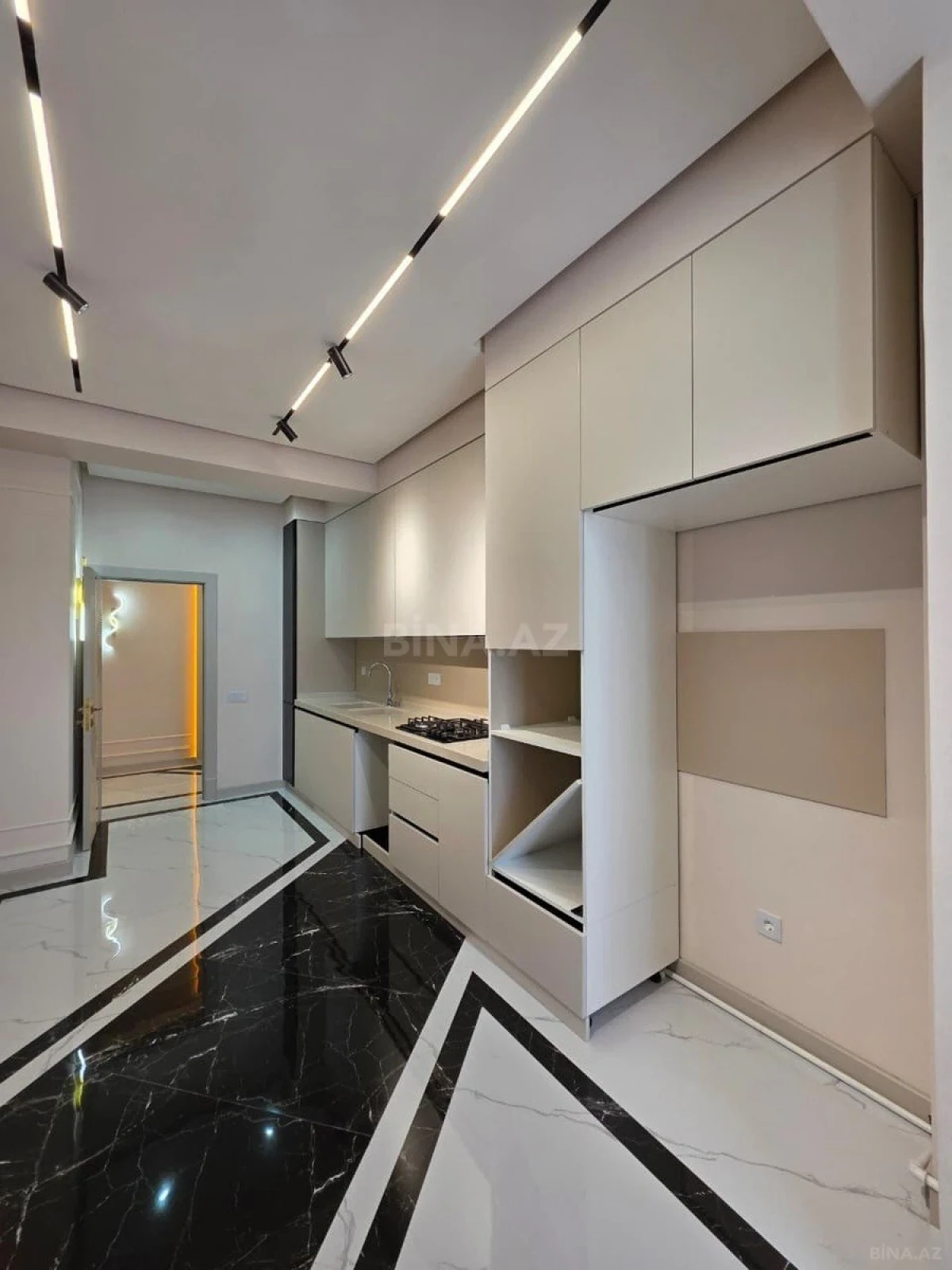 Satılır 3 otaqlı mənzil 125 m²