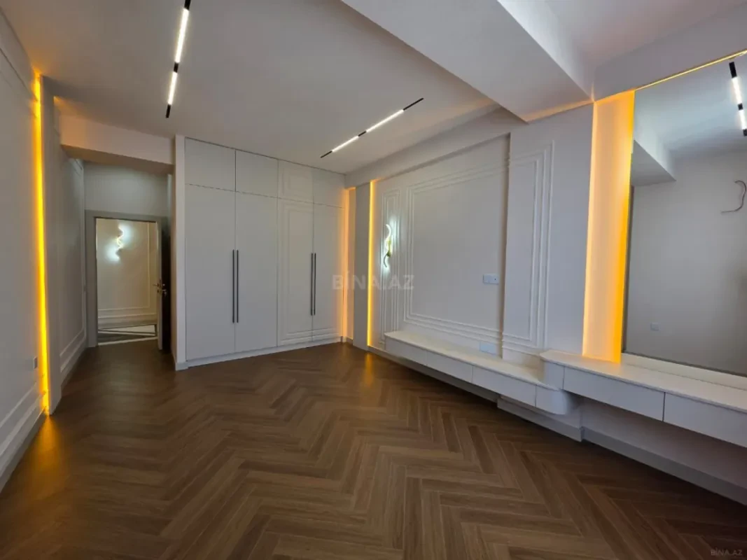 Satılır 3 otaqlı mənzil 125 m²