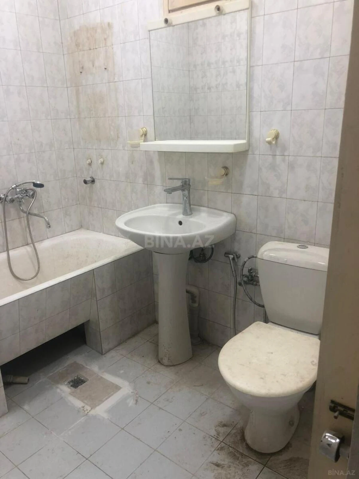 Satılır 2 otaqlı mənzil 45 m²