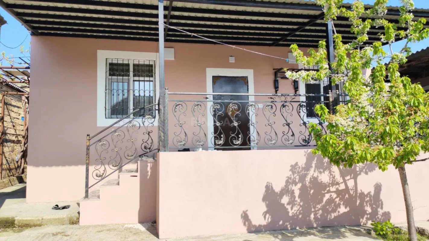Satılır 3 otaqlı həyət evi 100 m²