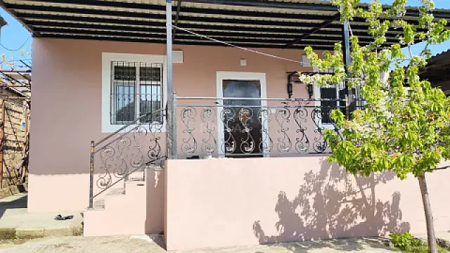Satılır 3 otaqlı həyət evi 100 m²
