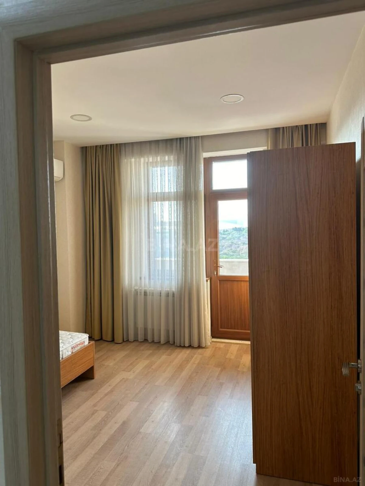 Kirayə verilir 3 otaqlı mənzil 110 m²