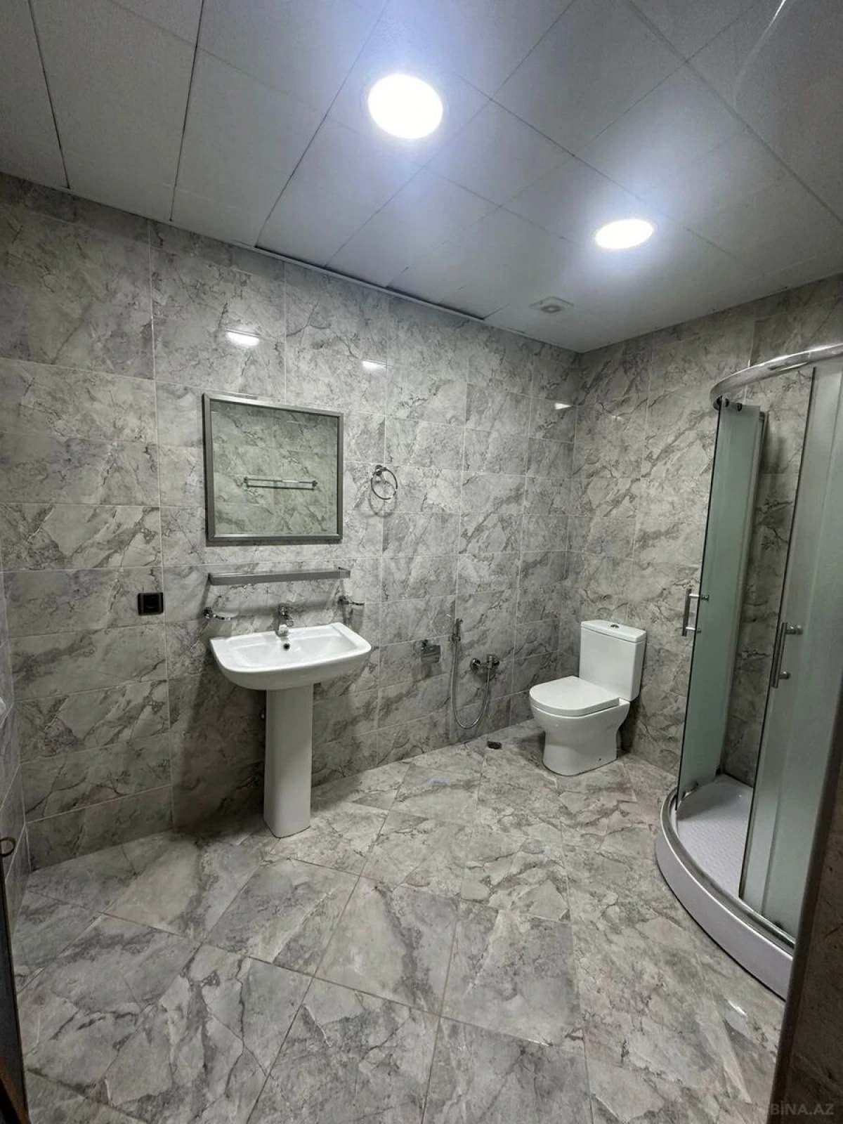 Kirayə verilir 3 otaqlı mənzil 110 m²