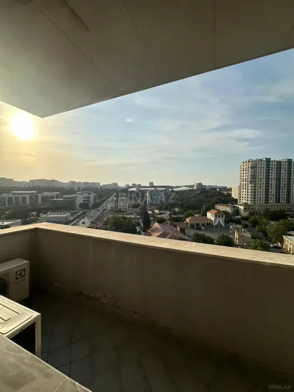 Kirayə verilir 3 otaqlı mənzil 110 m²