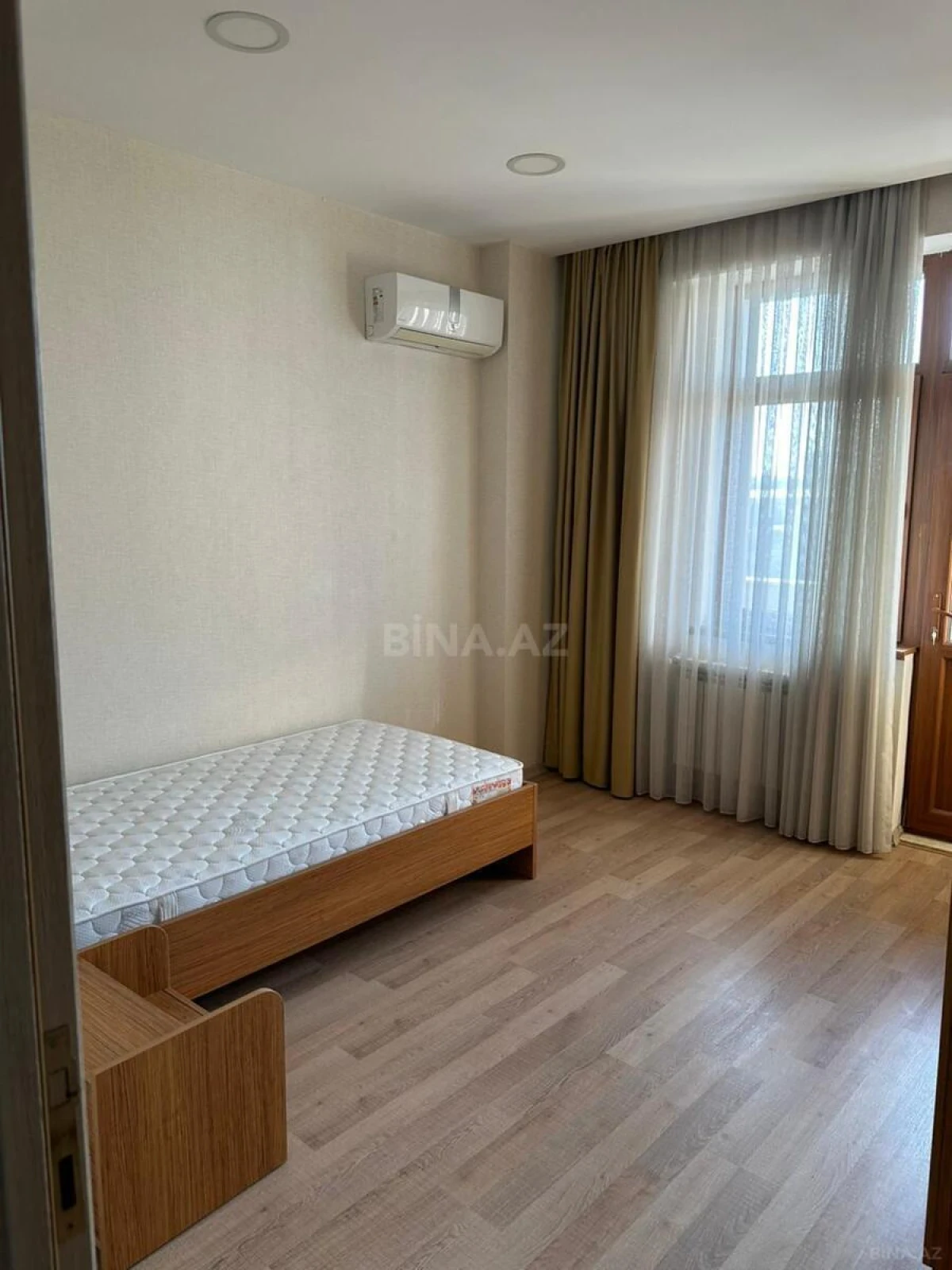 Kirayə verilir 3 otaqlı mənzil 110 m²