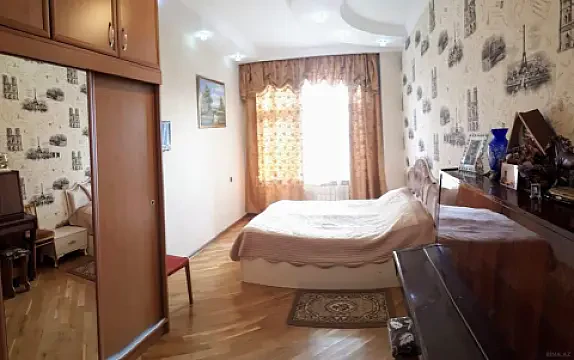 Satılır 4 otaqlı mənzil 167 m²
