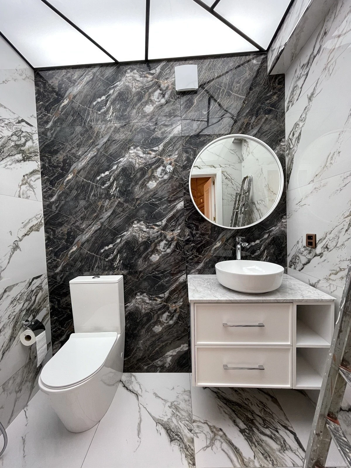Satılır 2 otaqlı mənzil 75 m²