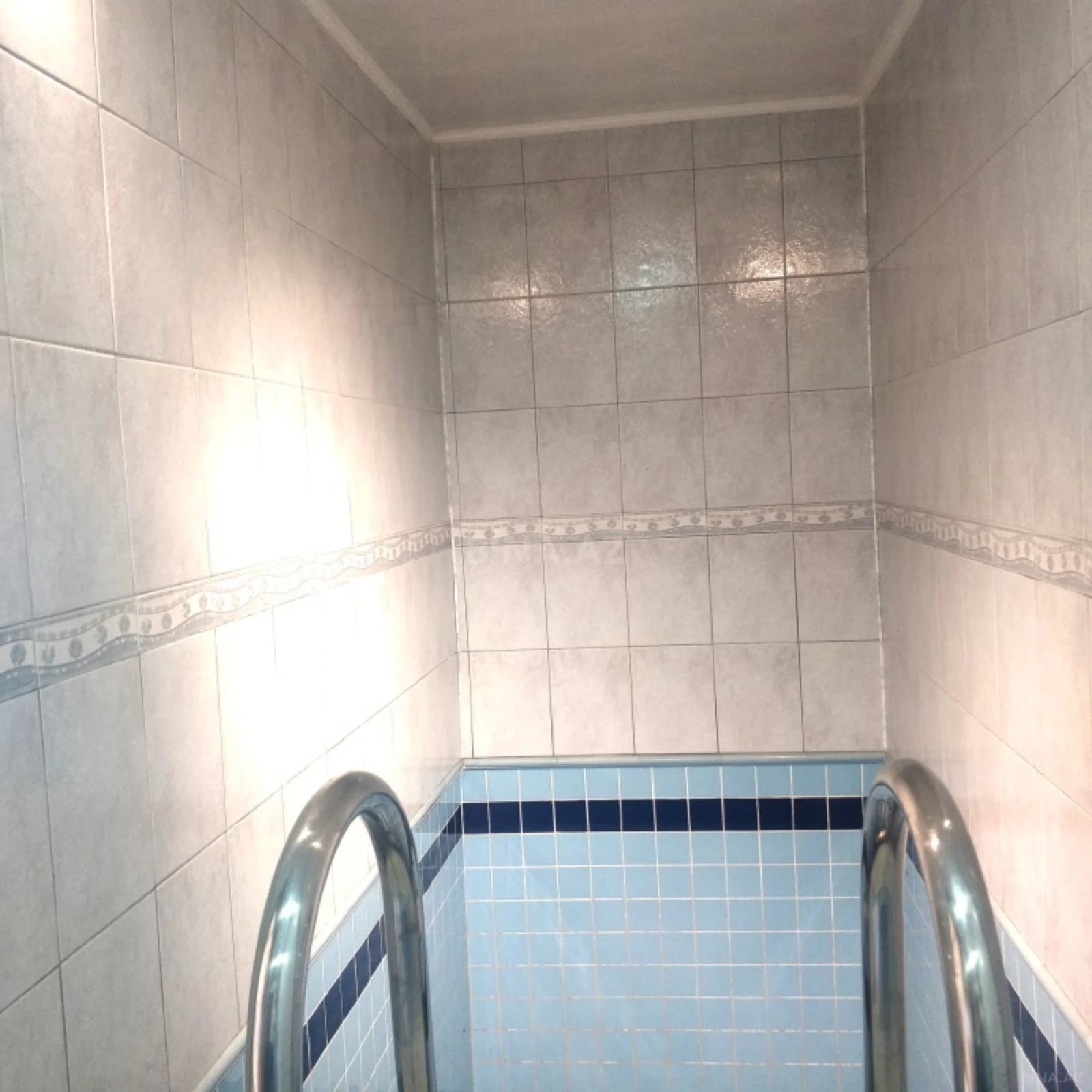 Kirayə verilir 8 otaqlı həyət evi 440 m²