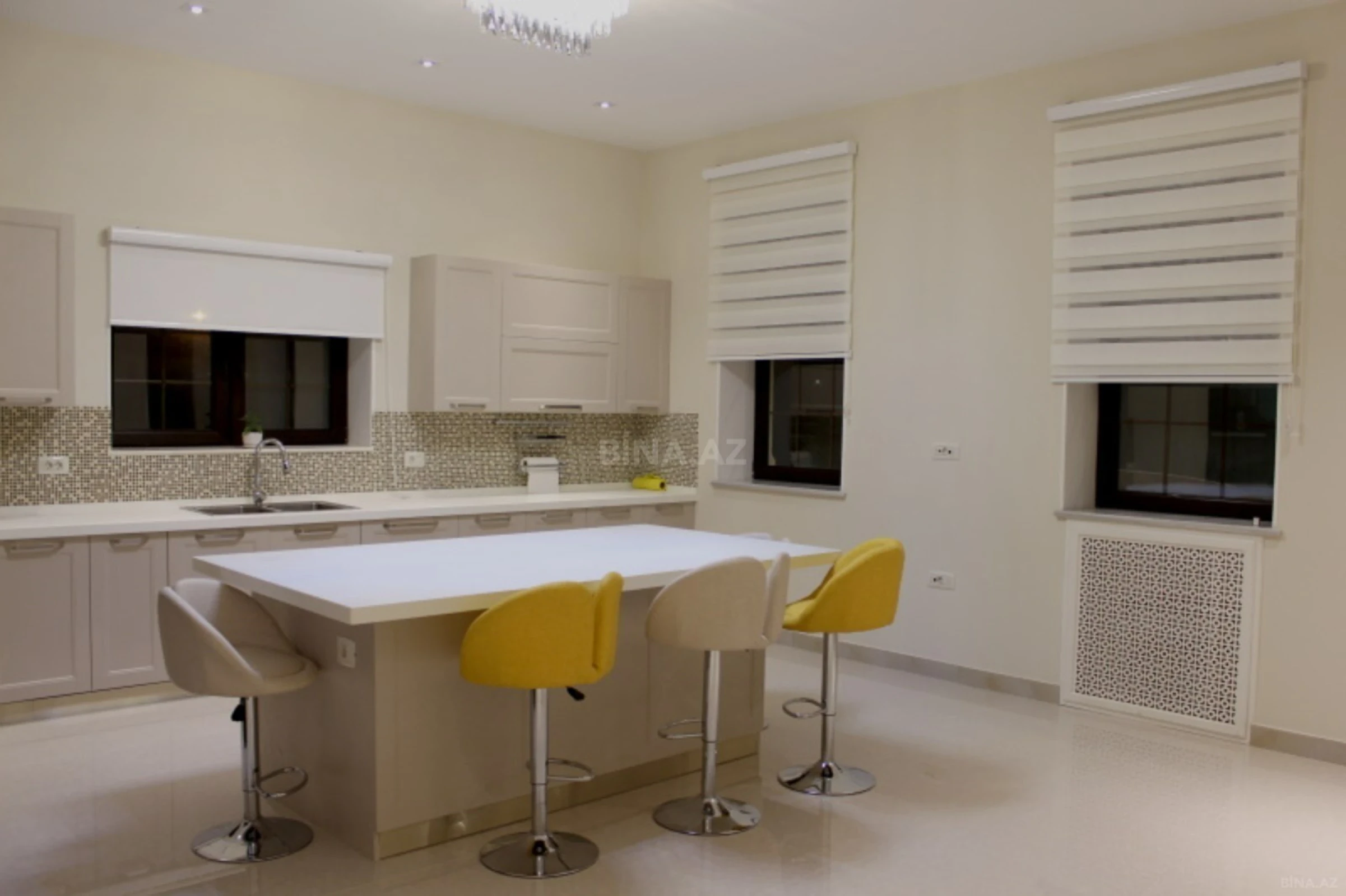 Kirayə verilir 8 otaqlı həyət evi 440 m²