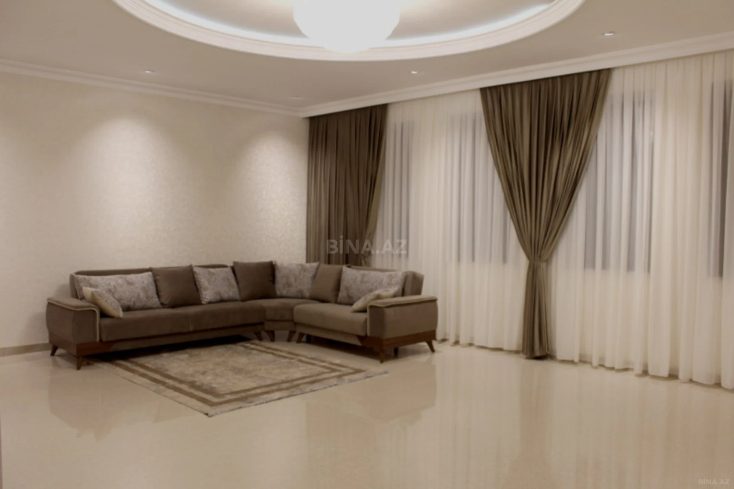Kirayə verilir 8 otaqlı həyət evi 440 m²