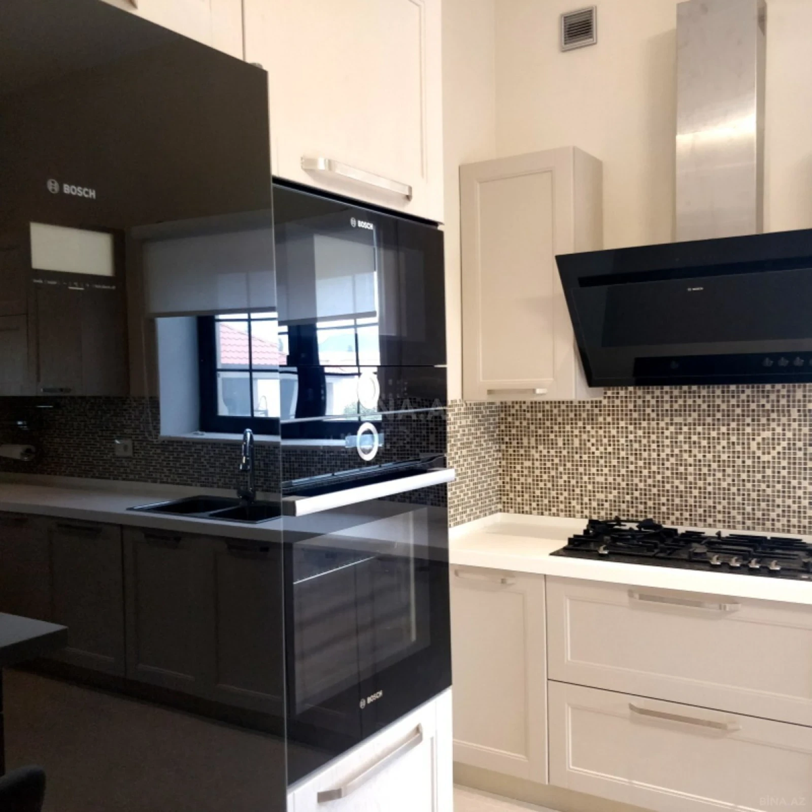 Kirayə verilir 8 otaqlı həyət evi 440 m²