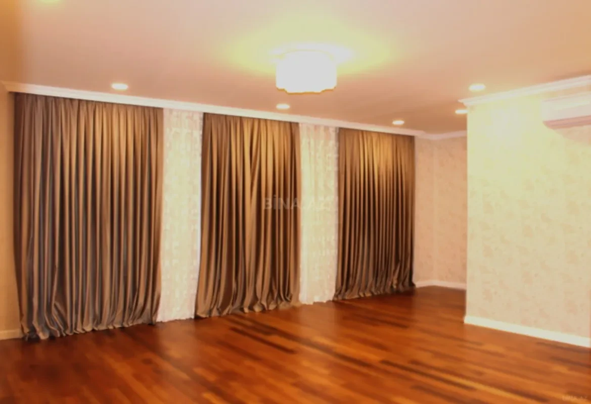 Kirayə verilir 8 otaqlı həyət evi 440 m²