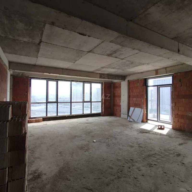 Satılır 3 otaqlı mənzil 105 m²