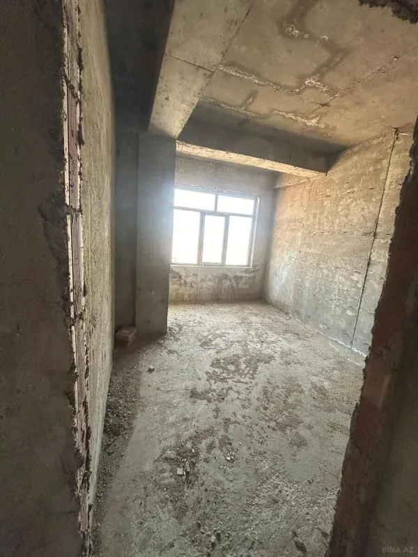 Satılır 3 otaqlı mənzil 130 m²