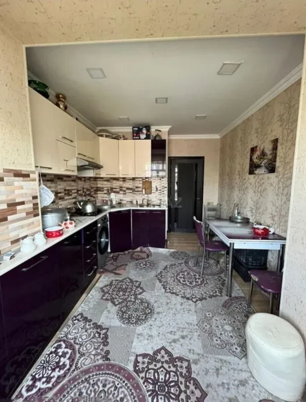 Satılır 4 otaqlı mənzil 120 m²