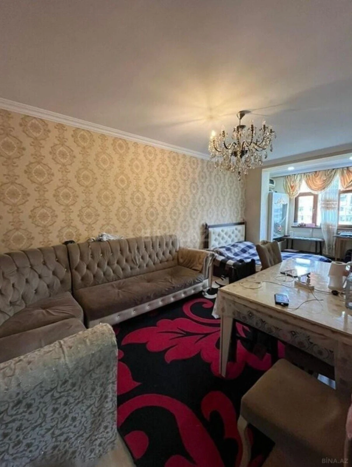 Satılır 4 otaqlı mənzil 120 m²