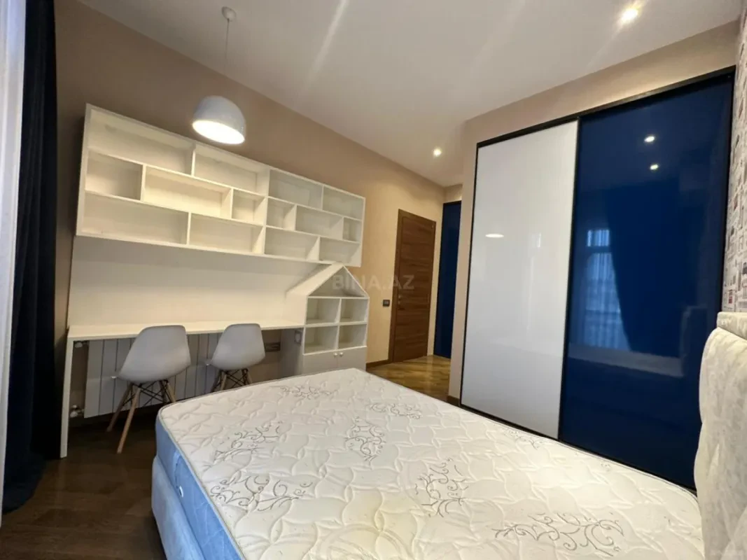Kirayə verilir 4 otaqlı mənzil 190 m²