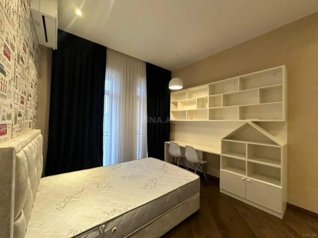 Kirayə verilir 4 otaqlı mənzil 190 m²