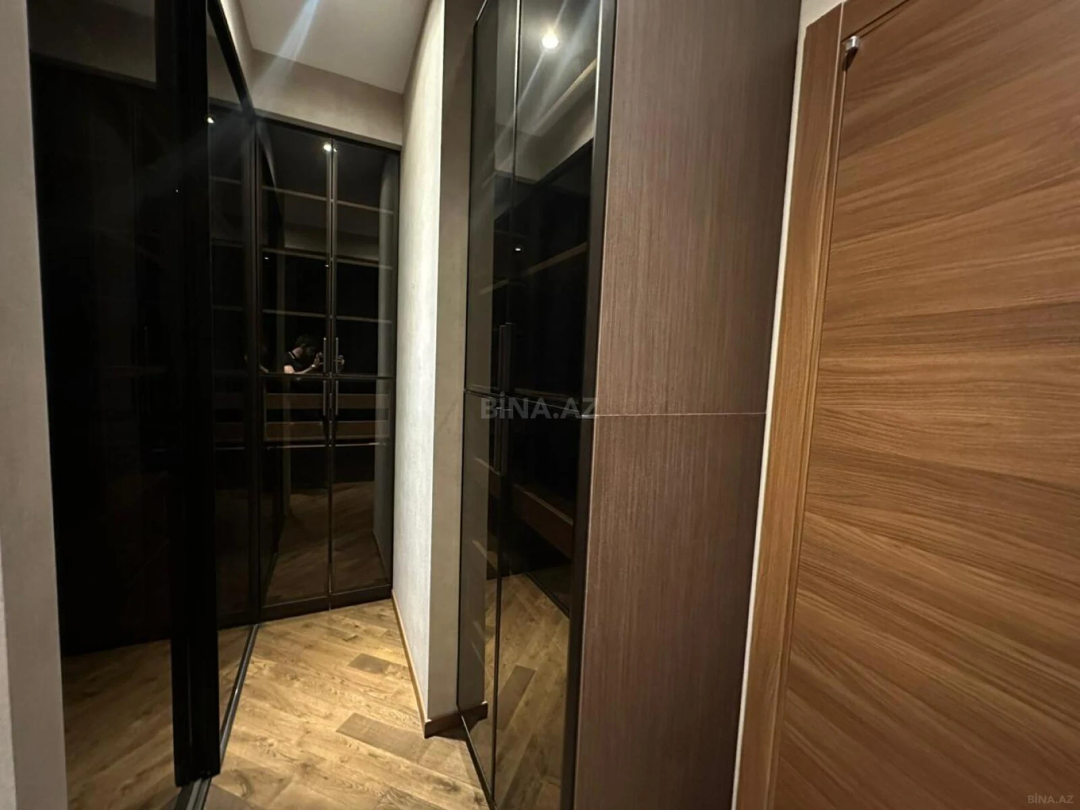 Kirayə verilir 4 otaqlı mənzil 190 m²