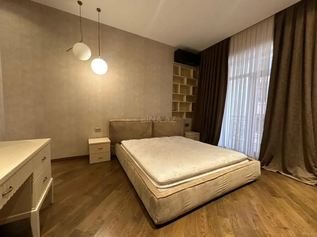 Kirayə verilir 4 otaqlı mənzil 190 m²