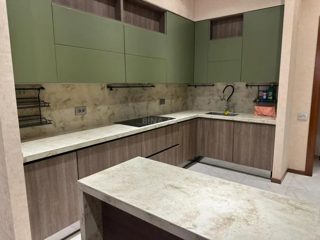 Kirayə verilir 4 otaqlı mənzil 190 m²