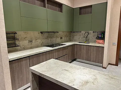 Kirayə verilir 4 otaqlı mənzil 190 m²