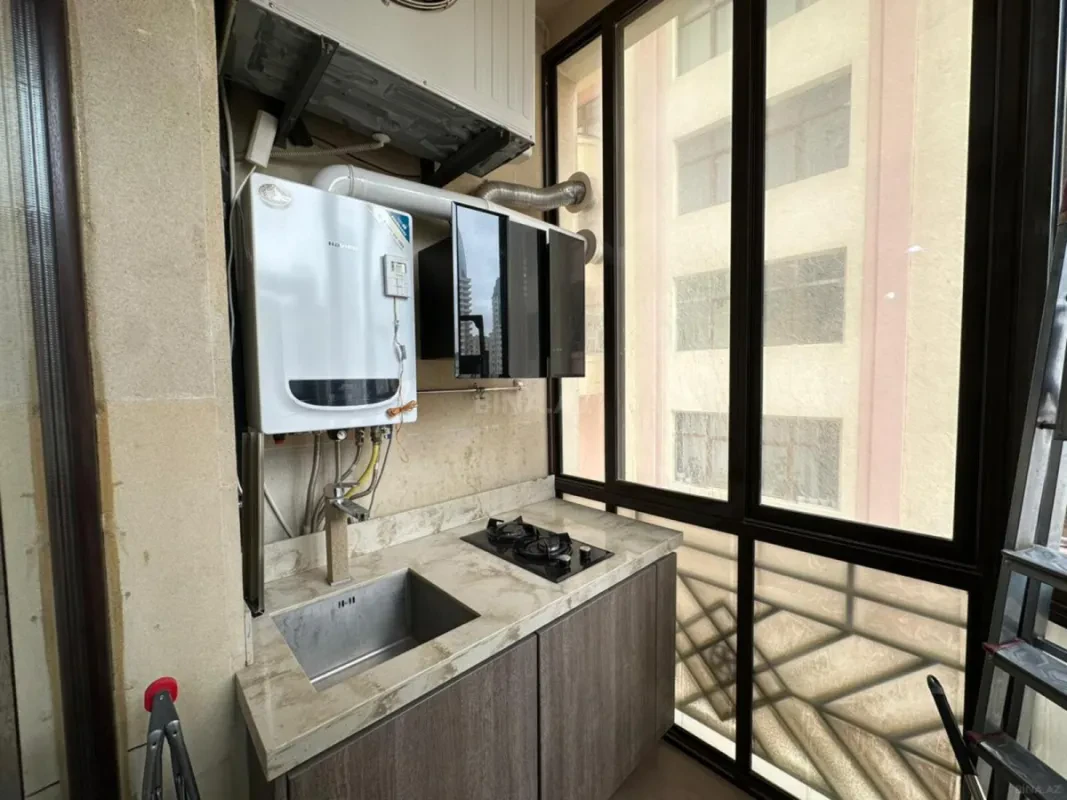 Kirayə verilir 4 otaqlı mənzil 190 m²