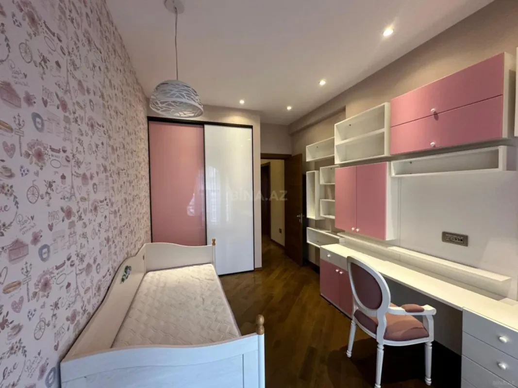 Kirayə verilir 4 otaqlı mənzil 190 m²