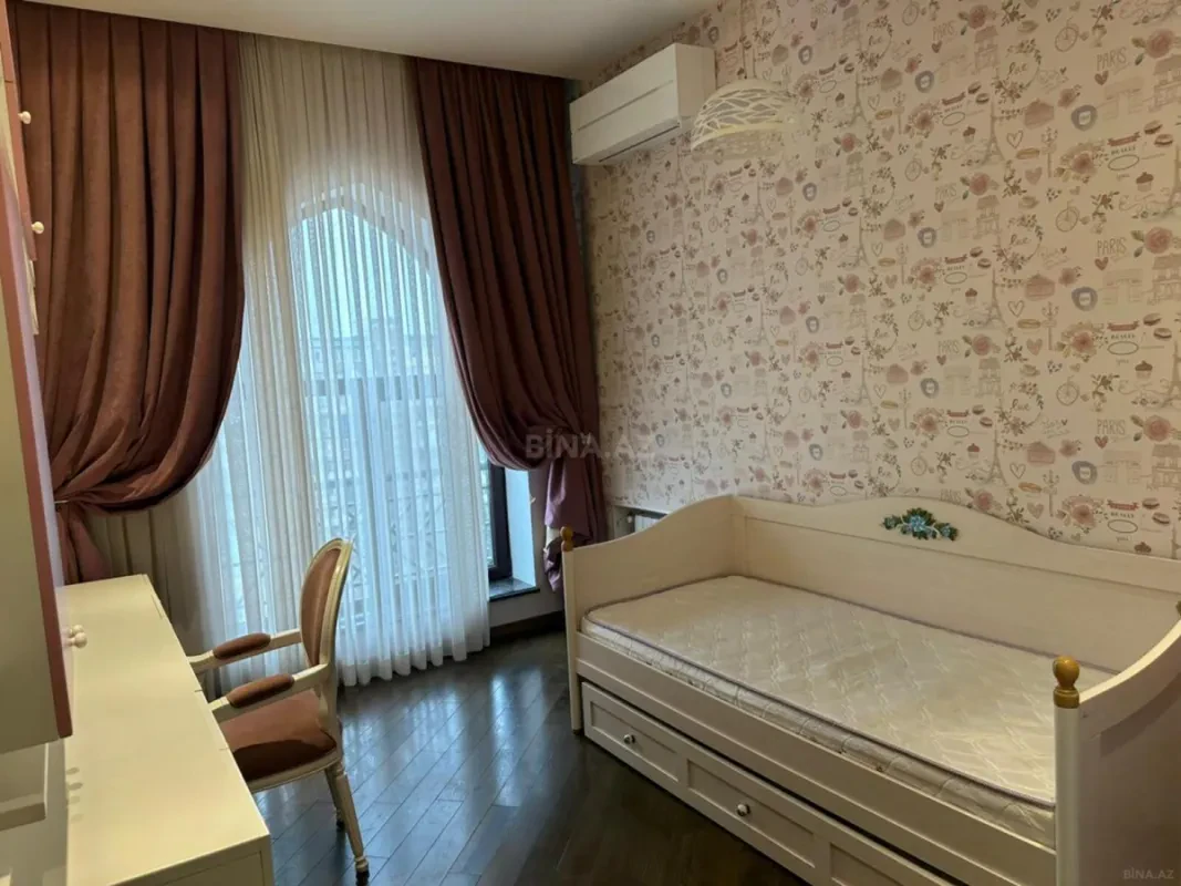 Kirayə verilir 4 otaqlı mənzil 190 m²
