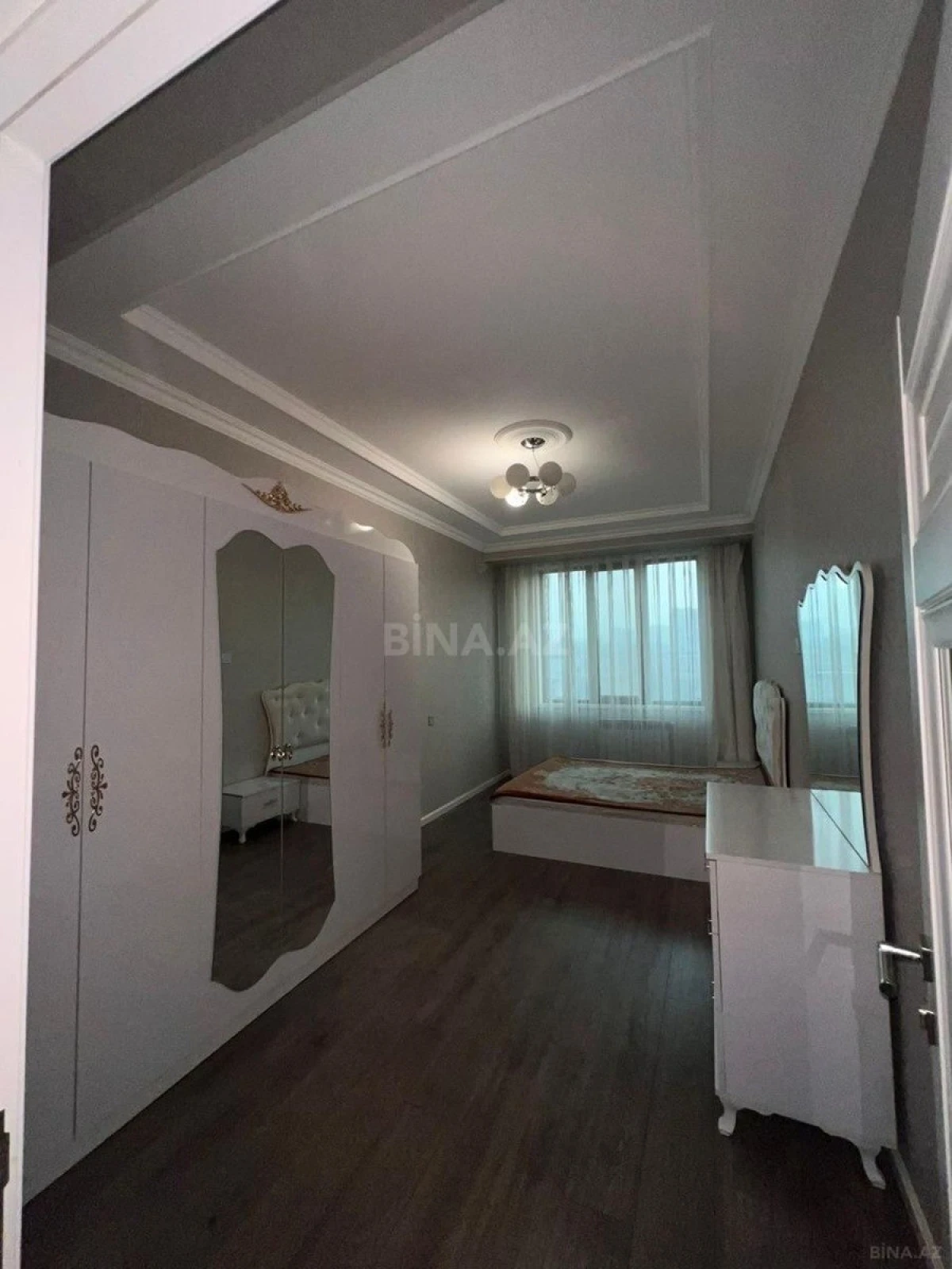 Satılır 3 otaqlı mənzil 95 m²