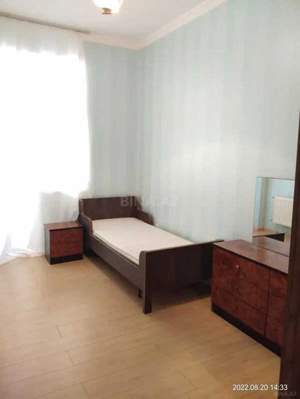 Kirayə verilir 4 otaqlı mənzil 150 m²