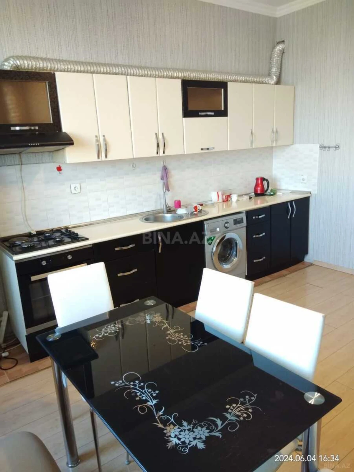 Kirayə verilir 4 otaqlı mənzil 150 m²