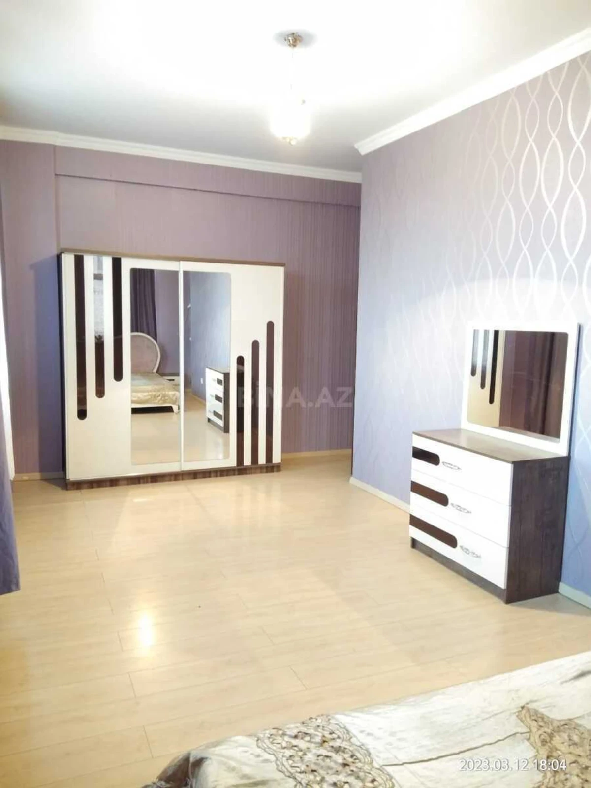 Kirayə verilir 4 otaqlı mənzil 150 m²