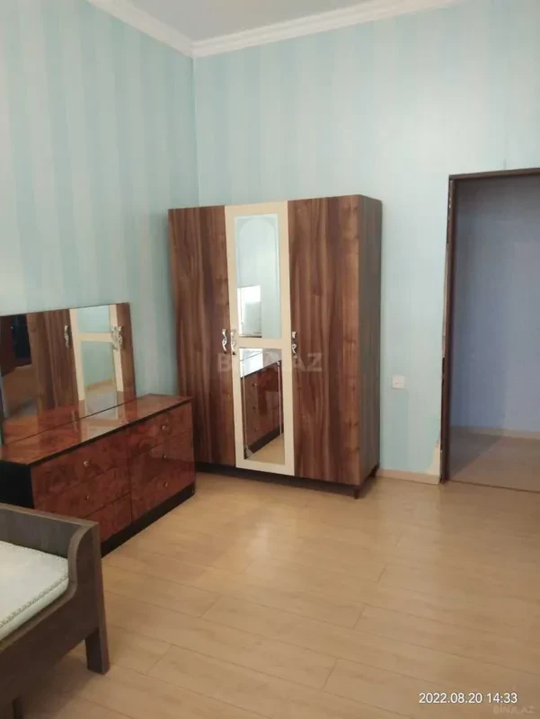 Kirayə verilir 4 otaqlı mənzil 150 m²