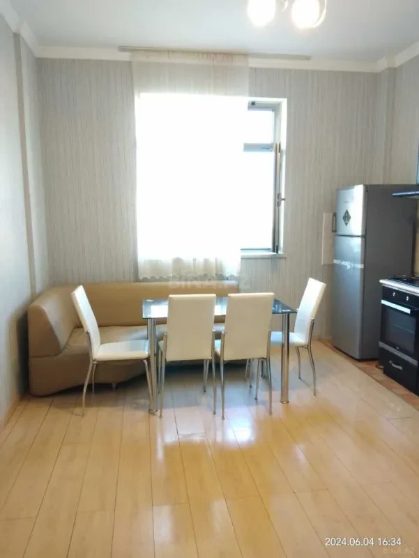 Kirayə verilir 4 otaqlı mənzil 150 m²
