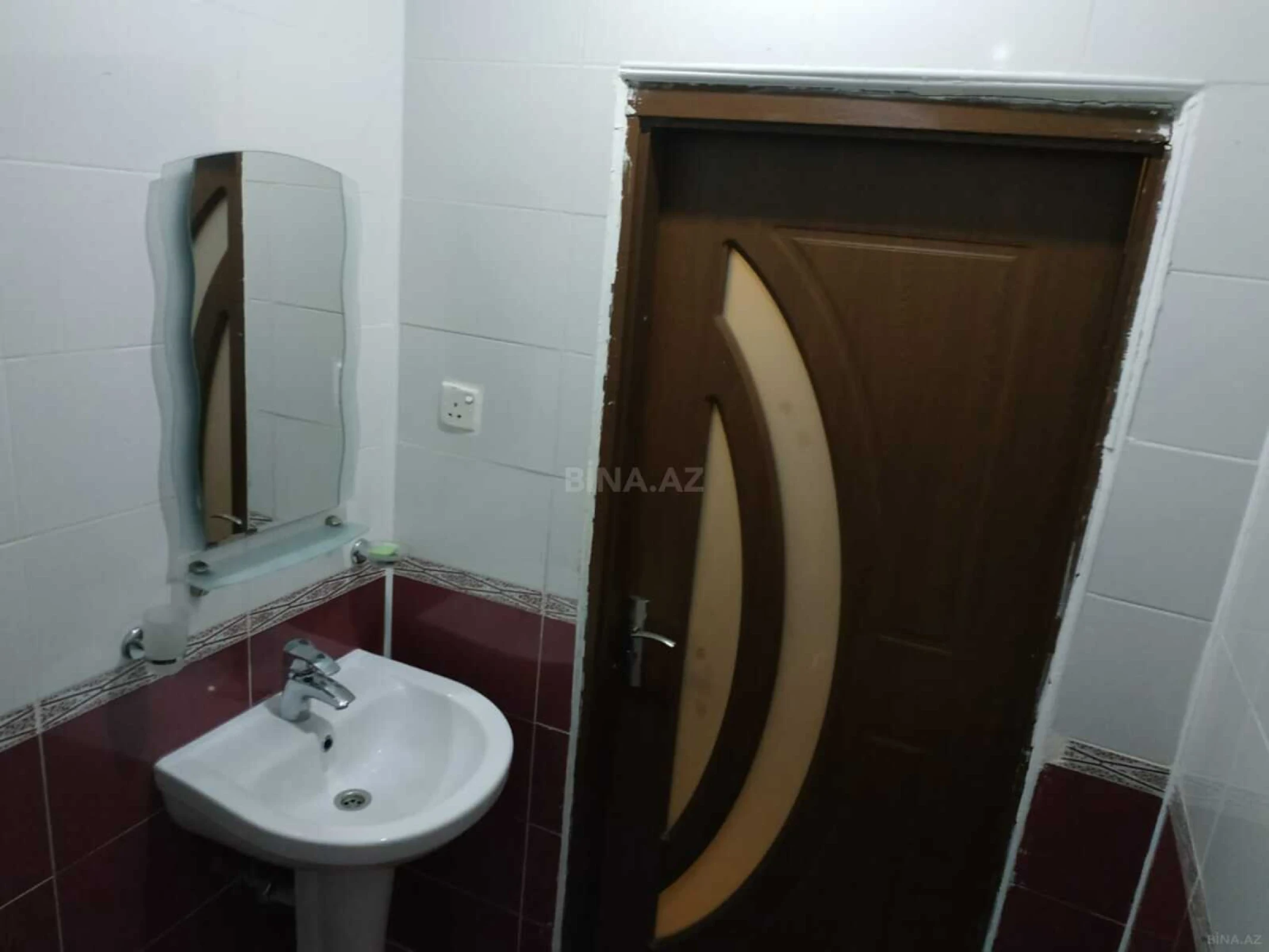 Kirayə verilir 4 otaqlı mənzil 150 m²