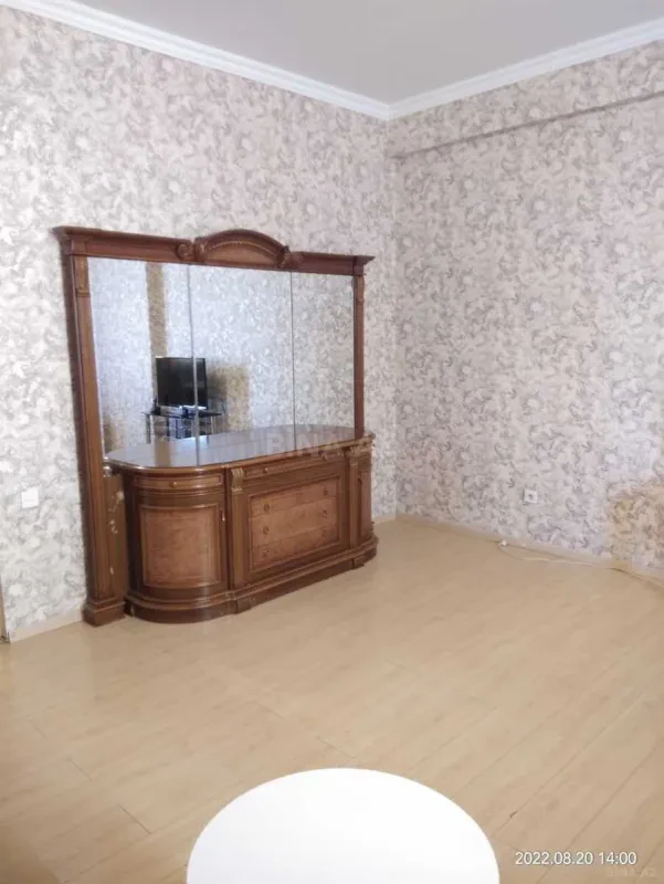 Kirayə verilir 4 otaqlı mənzil 150 m²