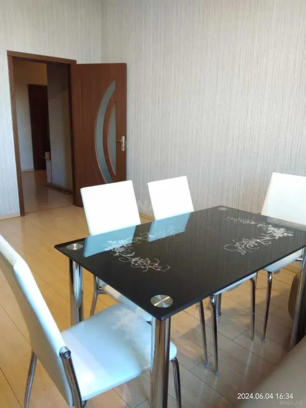 Kirayə verilir 4 otaqlı mənzil 150 m²