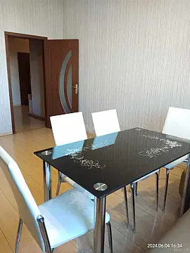 Kirayə verilir 4 otaqlı mənzil 150 m²