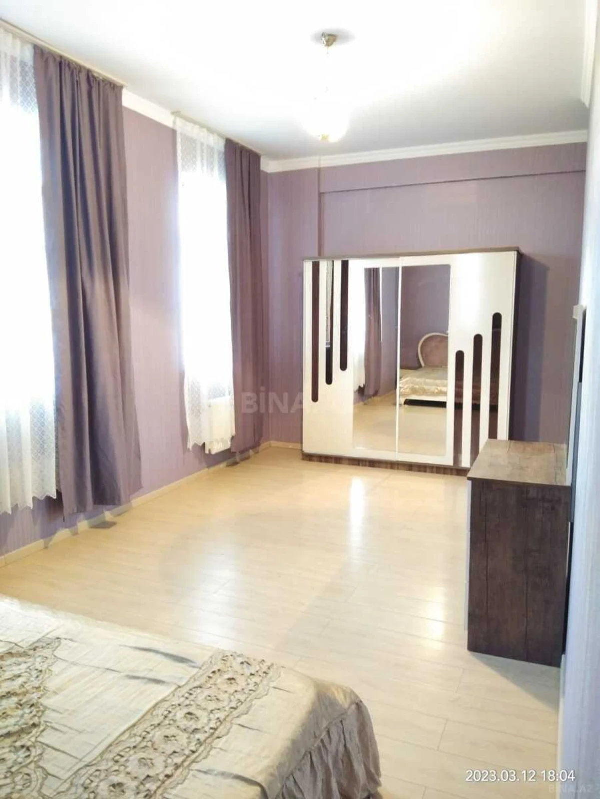 Kirayə verilir 4 otaqlı mənzil 150 m²