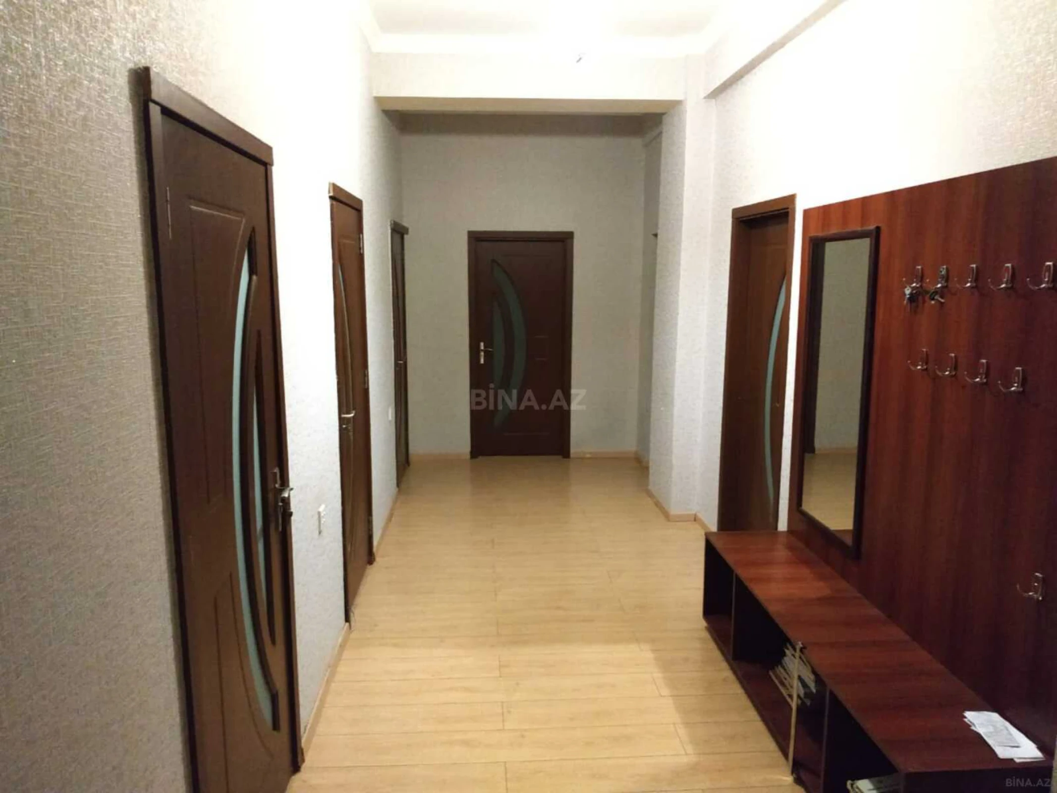 Kirayə verilir 4 otaqlı mənzil 150 m²