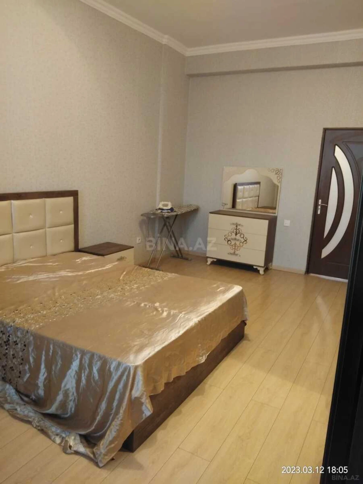 Kirayə verilir 4 otaqlı mənzil 150 m²