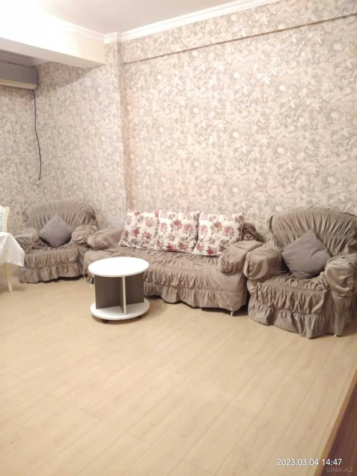 Kirayə verilir 4 otaqlı mənzil 150 m²
