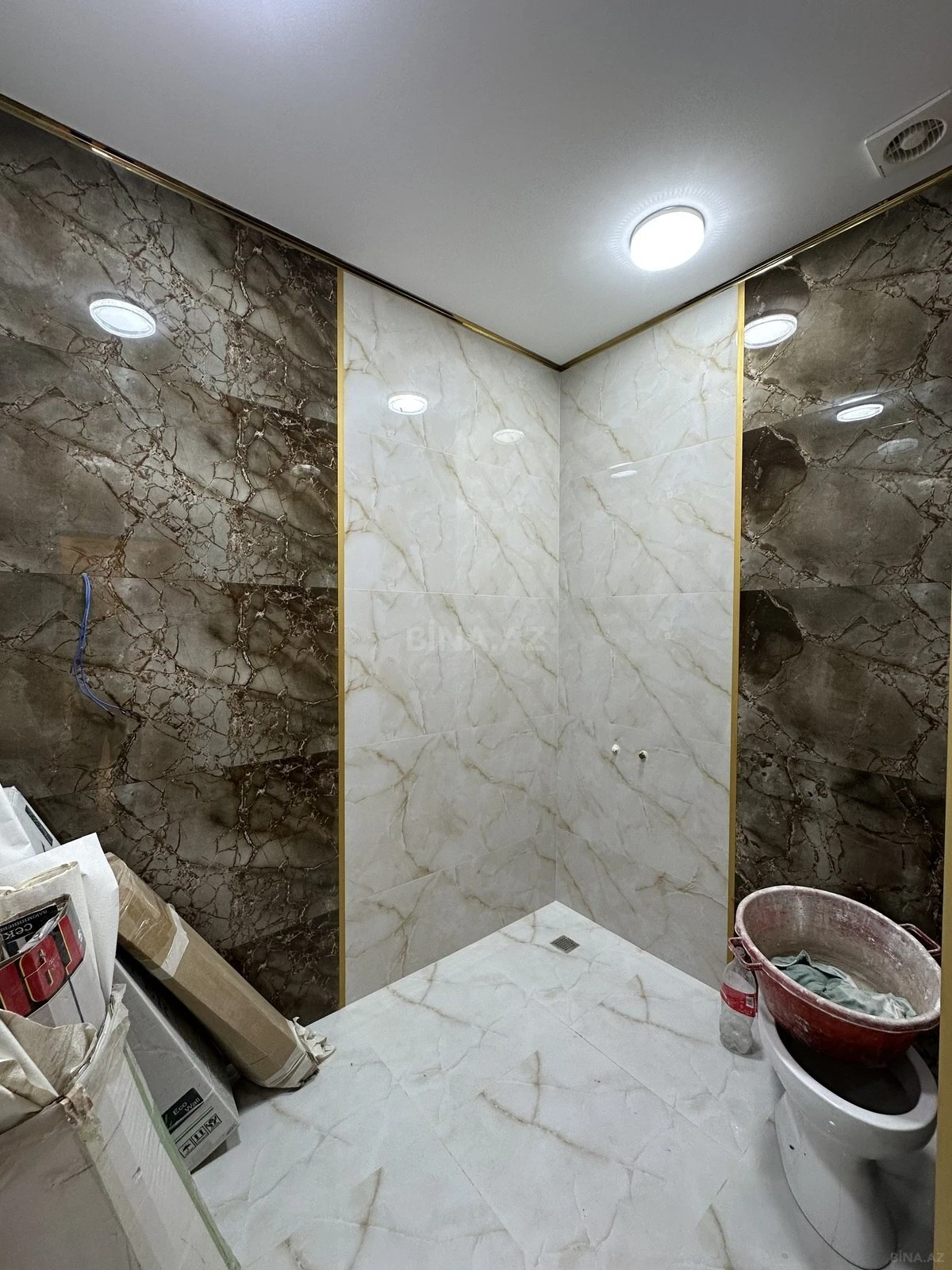 Satılır 2 otaqlı mənzil 75 m²