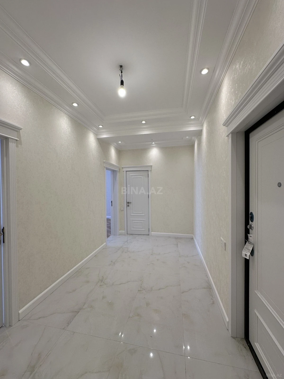 Satılır 2 otaqlı mənzil 75 m²