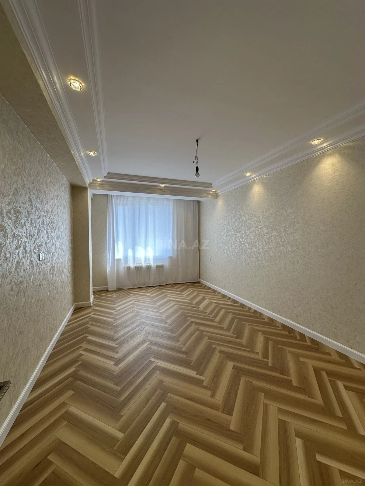 Satılır 2 otaqlı mənzil 75 m²