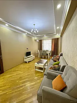 Kirayə verilir 2 otaqlı mənzil 65 m²