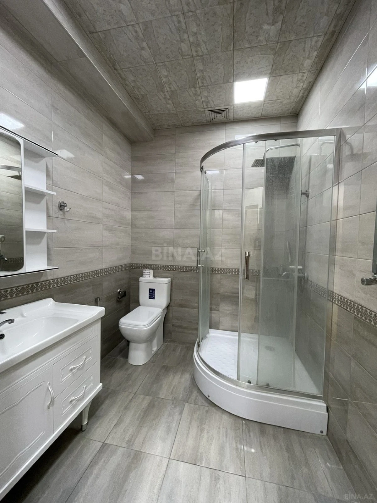 Kirayə verilir 2 otaqlı mənzil 65 m²