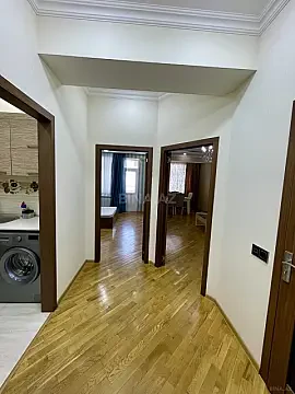 Kirayə verilir 2 otaqlı mənzil 65 m²